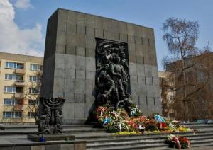 Monumento al levantamiento del gueto de Varsovia